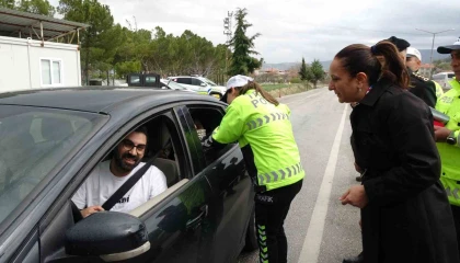 Saatte ortalama bin 700 aracın geçtiği Burdurda bayram denetimleri sıklaştırıldı