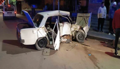 Serikte Tofaş otomobilin hurdaya döndüğü kazada 1i ağır 3 kişi yaralandı