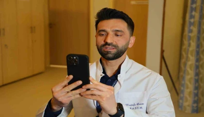 Uzmanı uyardı: Aşırı telefon ve bilgisayar kullanımı ‘Text Neck sendromuna yol açıyor