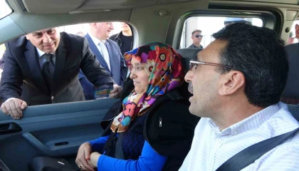 Vali Atilla Toros yolcuları tek tek uyardı: Emniyet kemerinizi takın