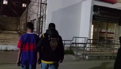 Yer Adana:16 yaşındaki şüpheliler, 4 kişiyi gasp edip 2 öğrenciyi bıçakladı