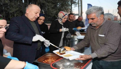 Yüreğir Belediyesinin mutfağı Ramazanda aralıksız çalışıyor