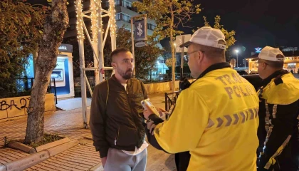 1.93 promil alkollü çıktı Devlet memuruyum diyerek polislere zorluk çıkarttı