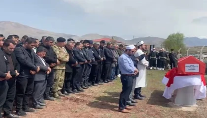 5 gün önce nişanlanmıştı: Kazada hayatını kaybeden jandarma personeli toprağa verildi