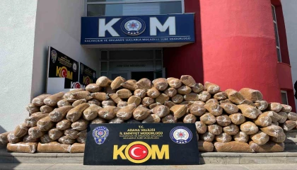 Adanada araçta 1 ton kaçak kıyılmış tütün ele geçirildi