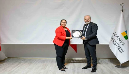 Alanya Üniversitesinde Doğanın İzinde zirvesi