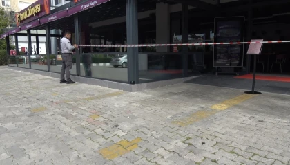 Alanyada işten çıkarılınca eski müdürünü bıçakladı