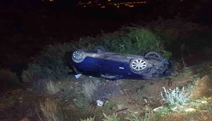 Alanyada otomobil şarampole yuvarlandı: 1 yaralı