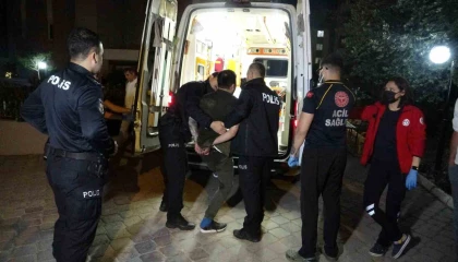 Anne-babasını odaya kilitledi, ekiplere ecel terleri döktürdü