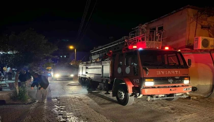 Annesine kızıp evi ateşe verdi, o anları da canlı yayınladı