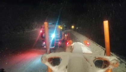 Antalya-Konya karayolunda kar yağışı etkili oldu: Kar kalınlığı yer yer 10 santimetreye ulaştı