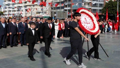 Antalyada 23 Nisan Ulusal Egemenlik ve Çocuk Bayramı kutlamaları