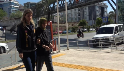 Antalyada akıl almaz olay: 36 günlük bebeğini pencereden attı