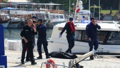 Antalyada deniz yüzeyinde erkek cesedi bulundu