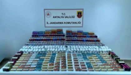 Antalyada elektronik sigara ve kaçak tütün operasyonu