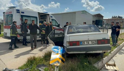 Antalyada hastaneye giderken kaza yaptılar: 1i çocuk 5 yaralı