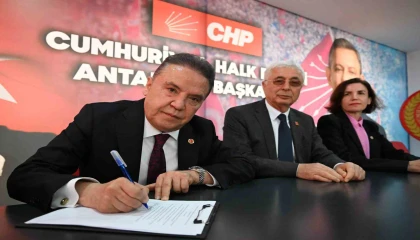 Antalyada ilk imza Büyükşehir Belediye Başkanı Muhittin Böcekten