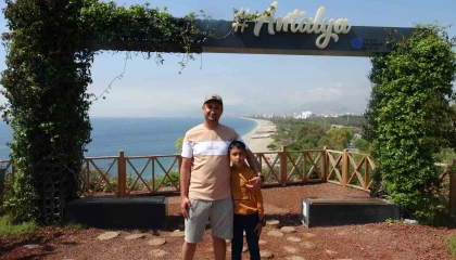 Antalyada yavru köpek balığı teknenin çapasına saldırdı, balıkçı hayatının şokunu yaşadı