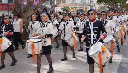 Atakum Cumhuriyet Kadınları Bandosu Portakal Çiçeği Karnavalında