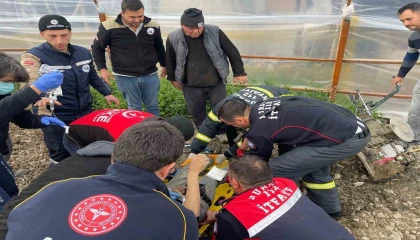 Ayağı çapa makinesine sıkışan şahıs itfaiye ekipleri tarafından kurtarıldı