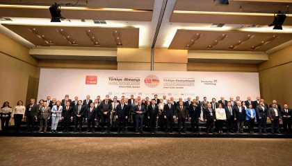 Başkan Böcek, Kardeş Şehirler Zirvesine katıldı