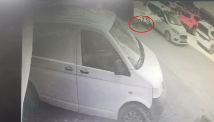 Bisiklet süren çocuğun kazada ölümden döndüğü an kamerada