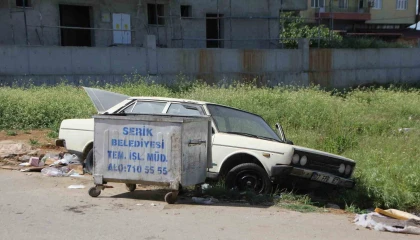 Bu da oldu: Buzdolabı, televizyon derken Fiat Tofaş otomobil de çöpe atıldı
