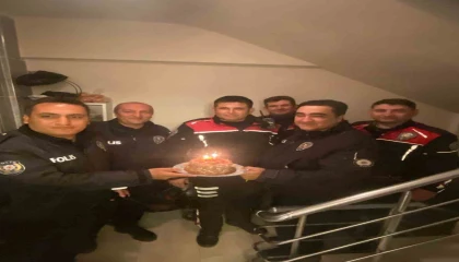 Burdurda kavga ihbarına giden polis ekiplerine tatlı sürpriz