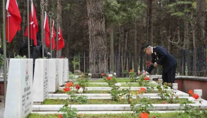 Burdurda Polis Haftası dolayısıyla şehitlik ziyareti gerçekleştirildi
