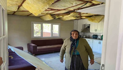 Depremde yıkılan evinin yerine yaptırdığı yuvası başına yıkıldı