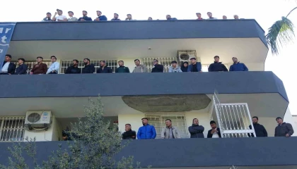 Futbol aşkı, süper lig değil amatör: Taraftarlar balkonları ve damları doldurdu