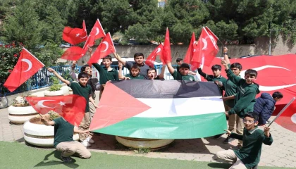 Gazzeye özgürlük etkinliğinde duygusal anlar