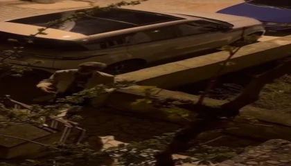 Gece yarısı zillere basıp evine gitmek için yardım istedi, ben nüfus müdürlüğü müyüm cevabı aldı