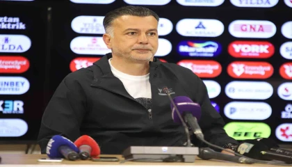 Hatayspor, Teknik Direktör Murat Şahinin görevden ayrıldığı iddialarını yalanladı