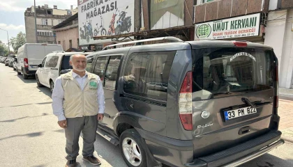 Hayırsever aracını Gazzeye destek için bağışladı