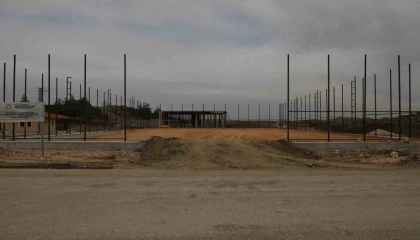 HBB, Yayladağında halı saha inşa çalışmalarını sürdürüyor