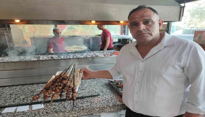 Hem yazar hem garson hem de gazi