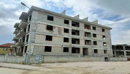 İnşaata iş başvurusu için gelen adam asansör boşluğuna düşerek hayatını kaybetti