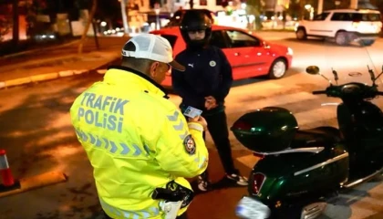 Ispartada kurallara uymadığı tespit edilen 12 araç sürücüsüne ceza