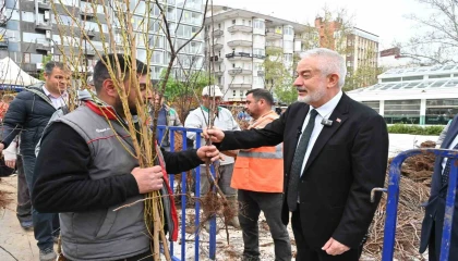 Ispartada son 3 yılda 180 bin meyve fidanı toprakla buluştu