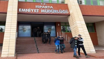 Ispartada uyuşturucu ticari yapan 3 şahıs tutuklandı