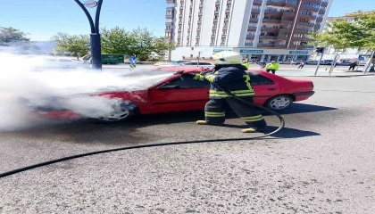 Kahramanmaraşta otomobil yangını