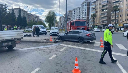 Kahramanmaraşta otomobil yayalara çarptı: 5 yaralı