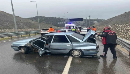 Kahramanmaraşta peş peşe kazalar meydana geldi: 3 yaralı