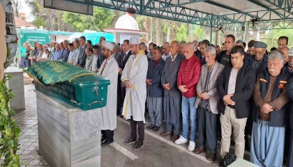 Kalp krizi geçiren öğretmen hayatını kaybetti