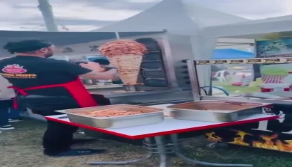 Karnavalda bir dönerci rezaleti daha