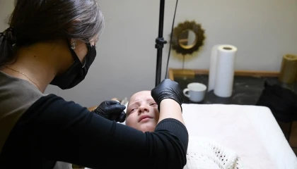 Kaşlarına kavuşan minik Aysima, şimdi daha mutlu