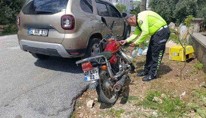 Kaza yapan sürücüler olay yerini terk etti