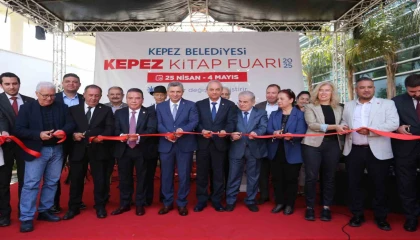 Kepez Kitap Fuarı Sayfalar Değişir, Değiştirir temasıyla kapılarını açtı