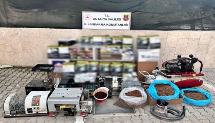 Korkutelinde kaçak tütün imalathanesine jandarma baskını
